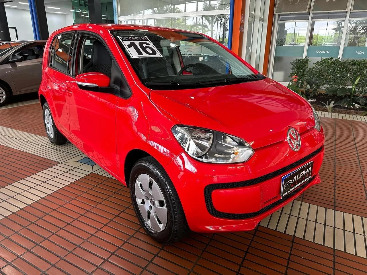 VOLKSWAGEN UP