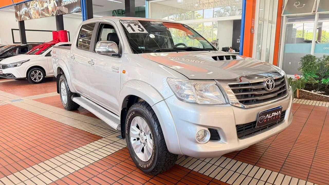 TOYOTA HILUX