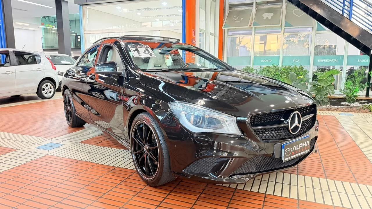 MERCEDES-BENZ CLA 200