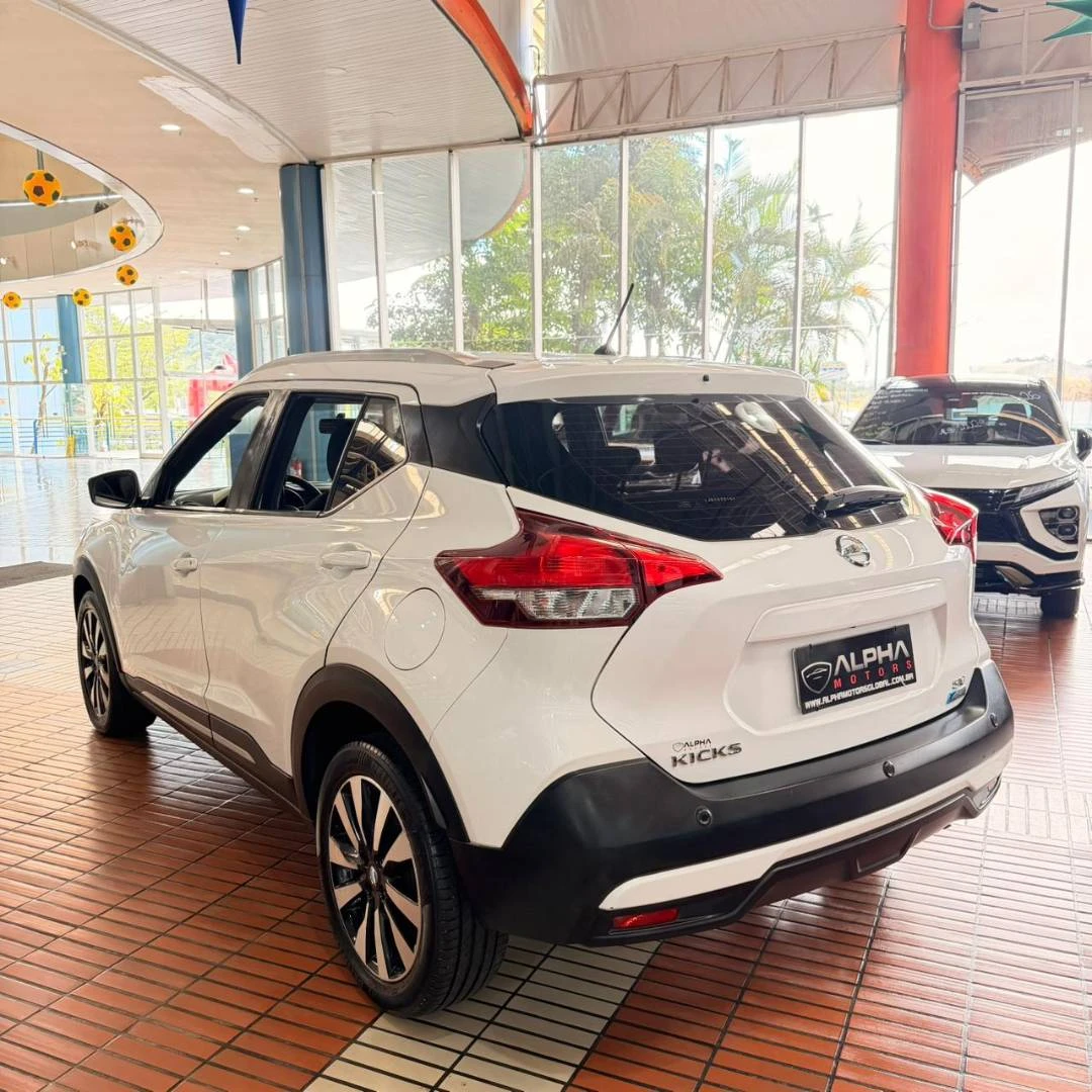 NISSAN KICKS