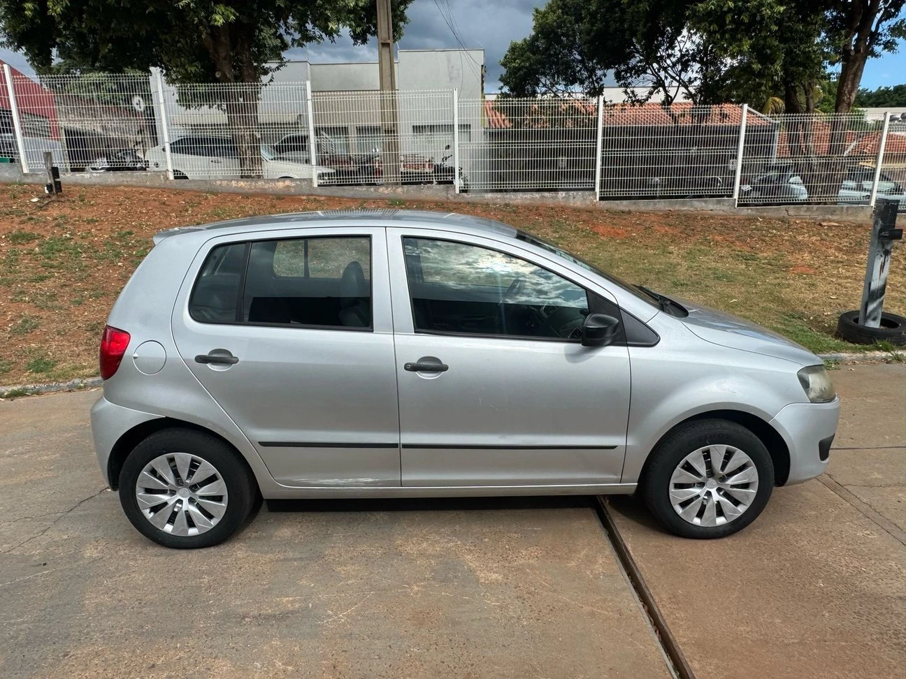 VOLKSWAGEN FOX