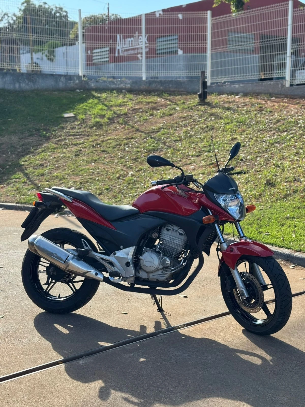 HONDA CB 300R
