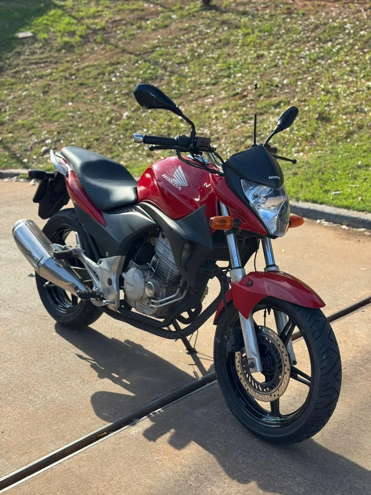 HONDA CB 300R