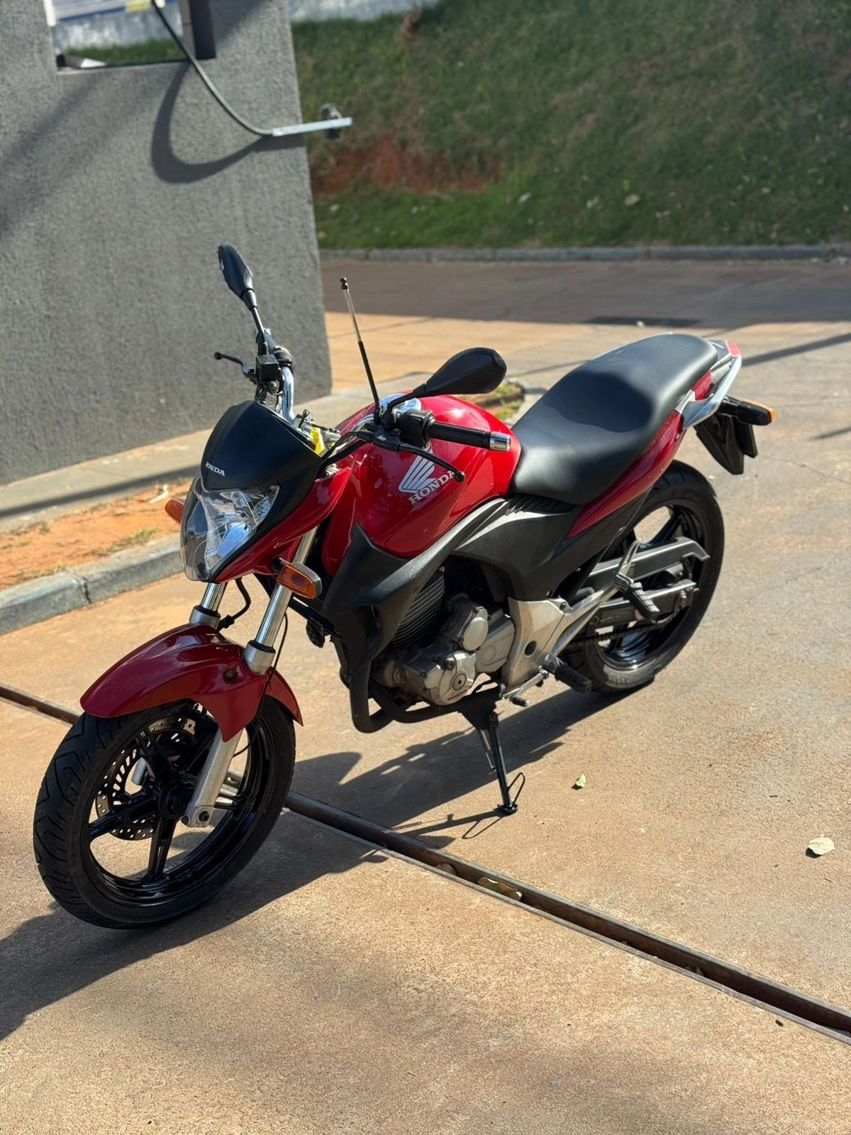 HONDA CB 300R