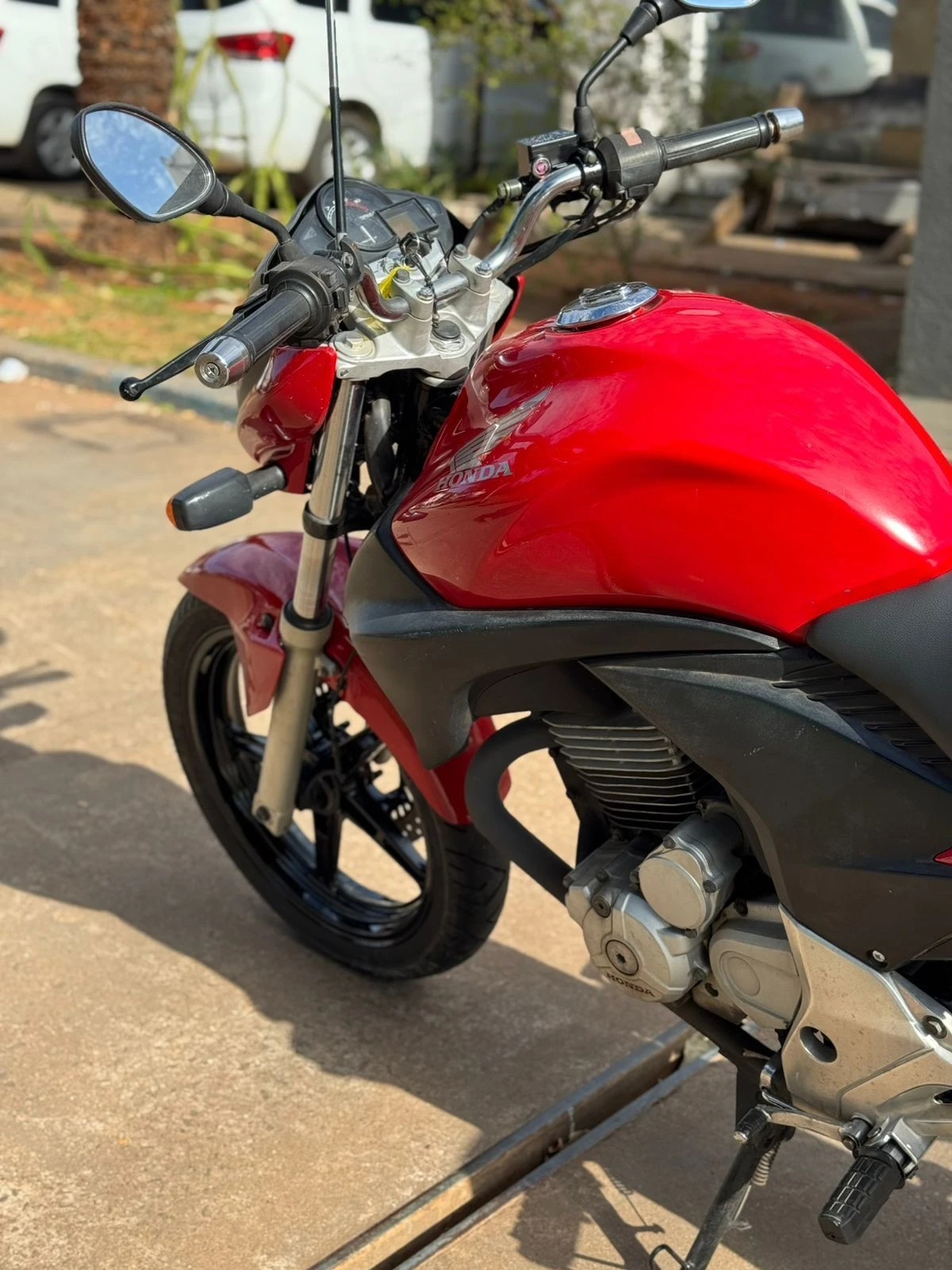 HONDA CB 300R