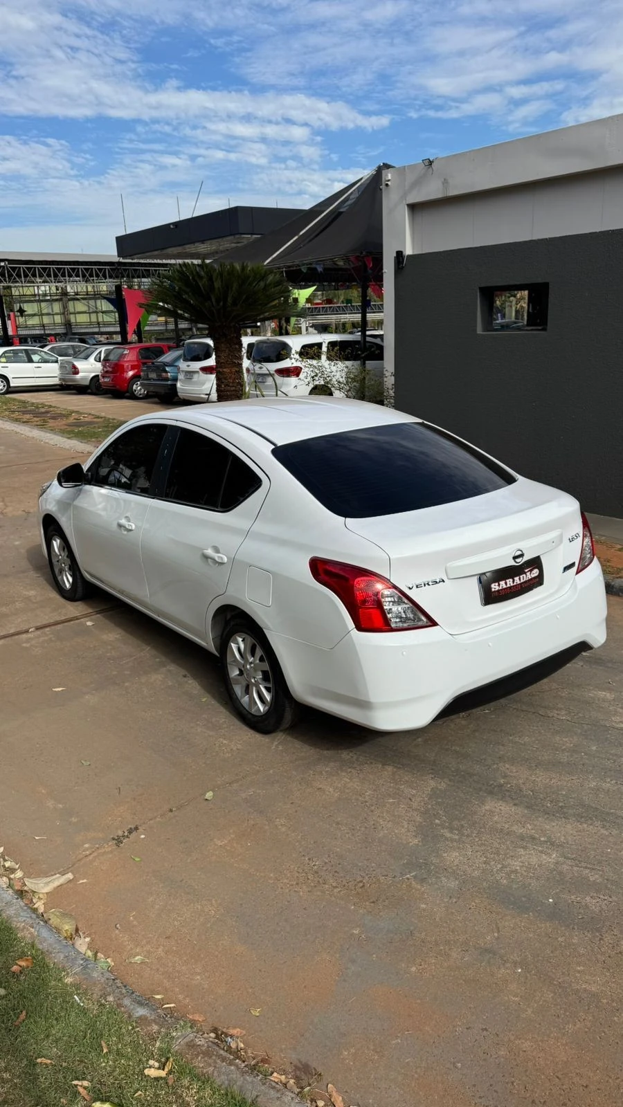 NISSAN VERSA