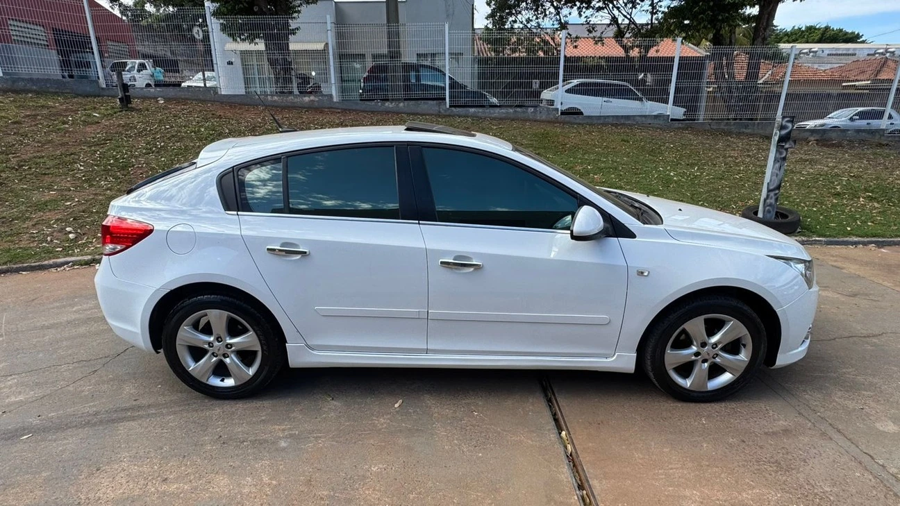 CHEVROLET CRUZE