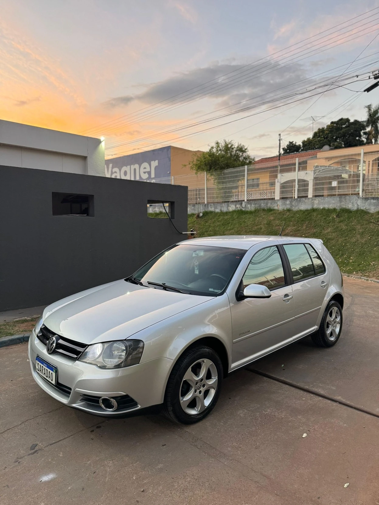 VOLKSWAGEN GOLF