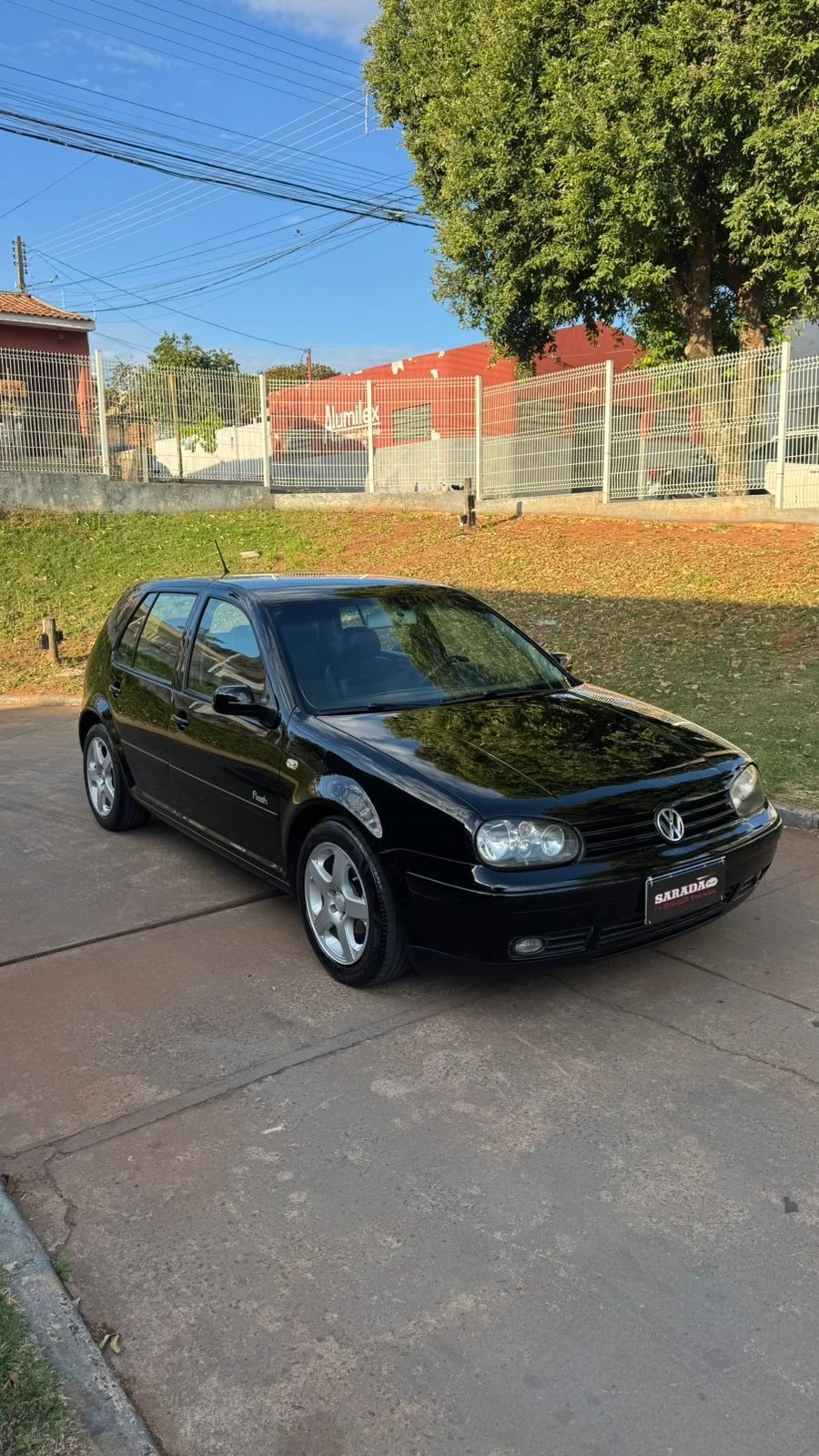 VOLKSWAGEN GOLF