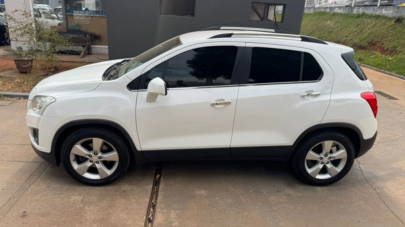 CHEVROLET TRACKER