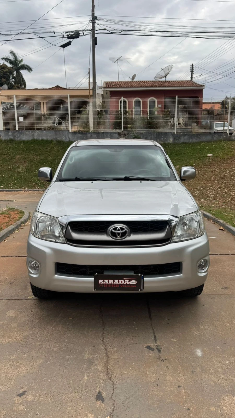 TOYOTA HILUX