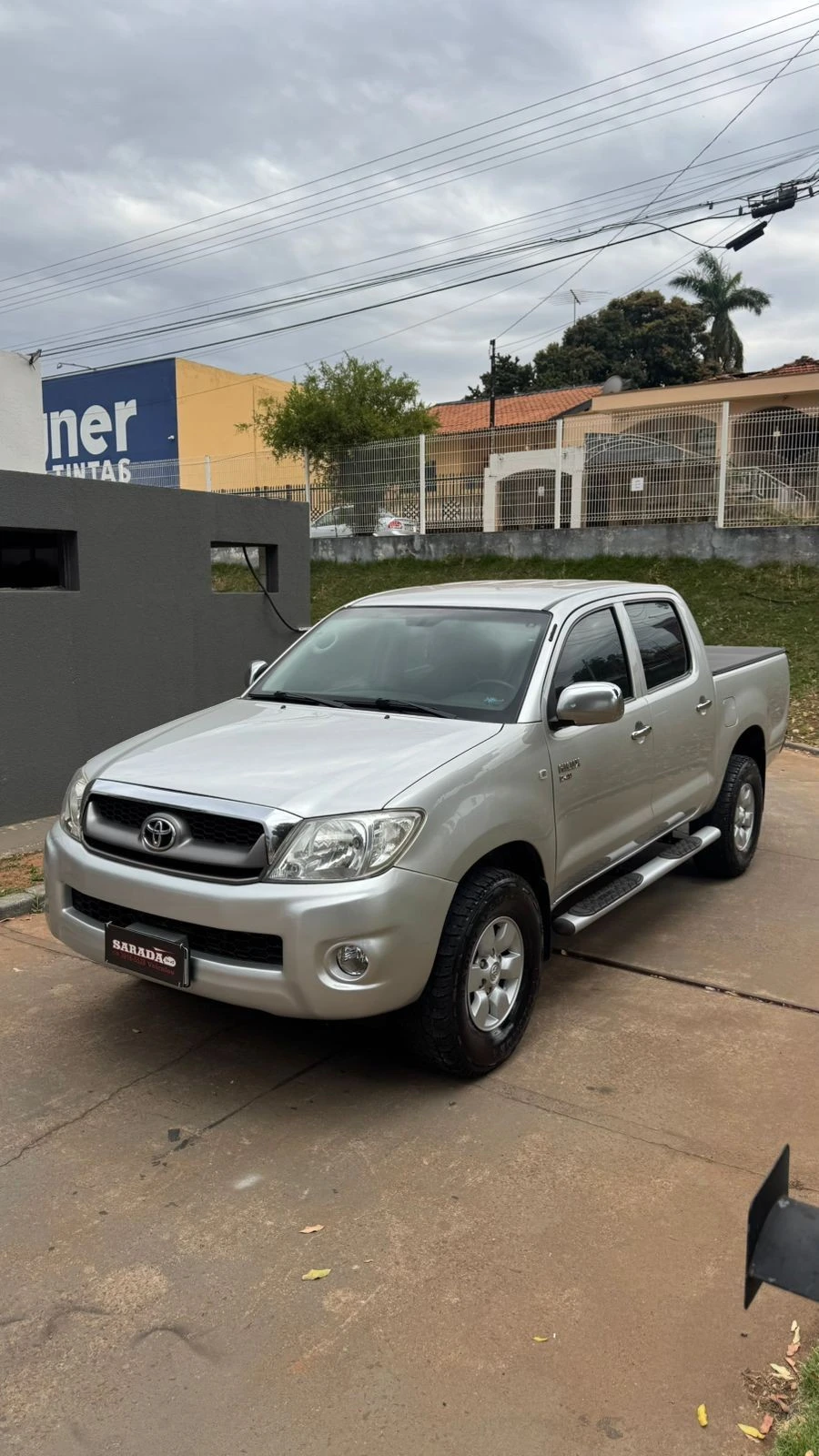TOYOTA HILUX