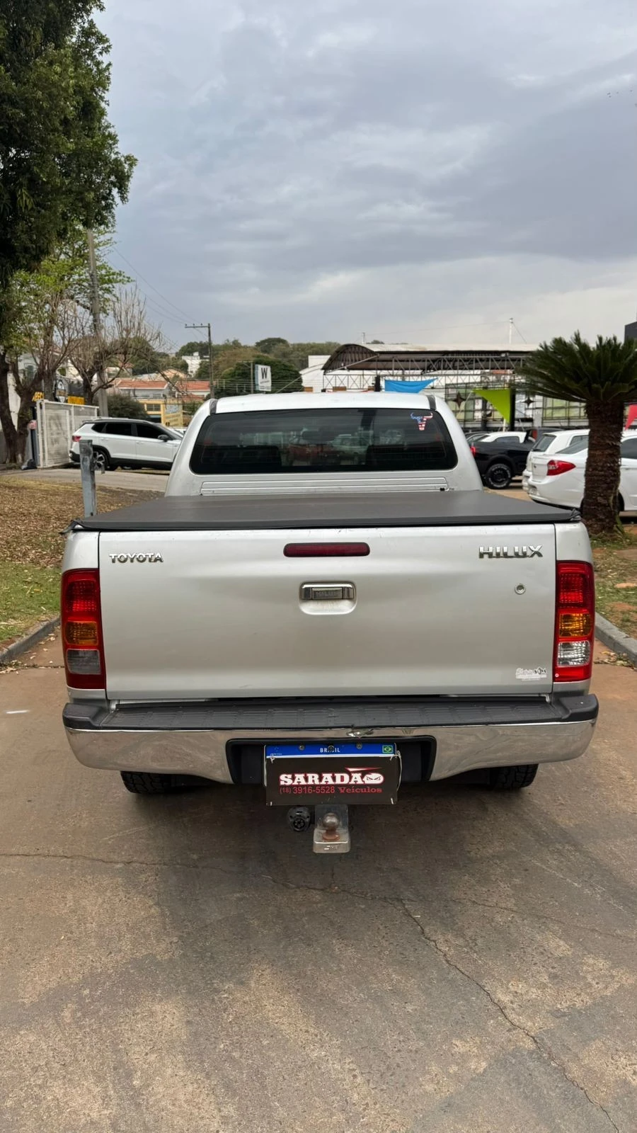 TOYOTA HILUX