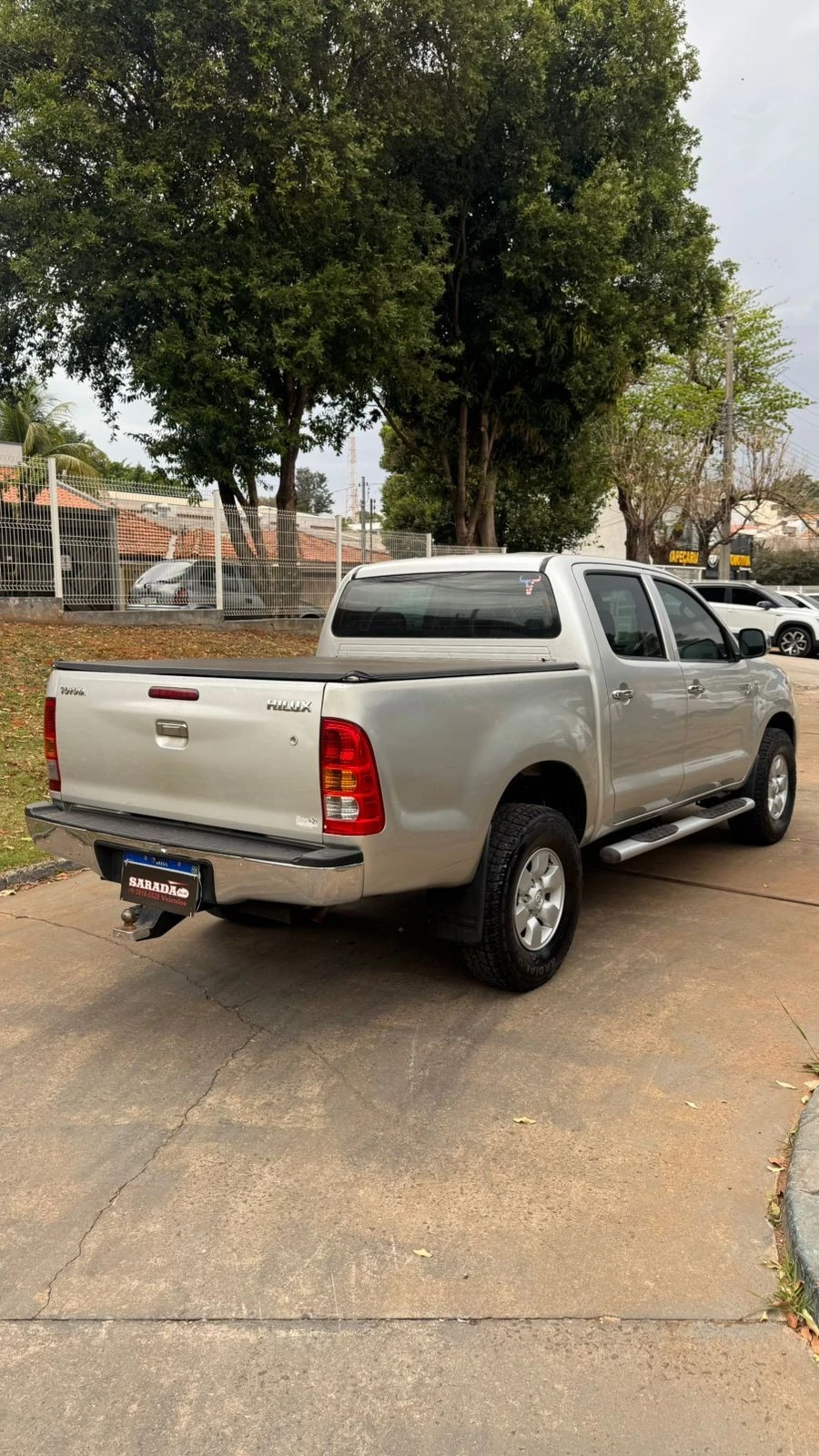TOYOTA HILUX