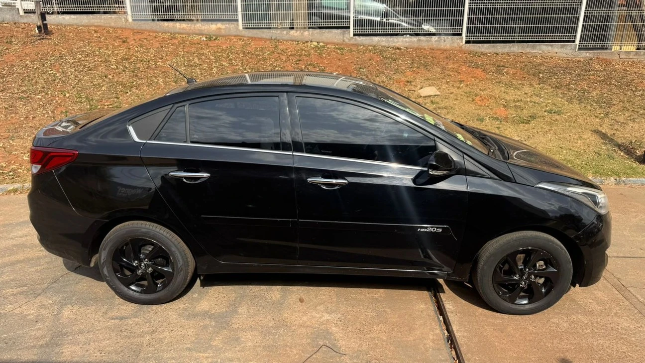 HYUNDAI HB20S