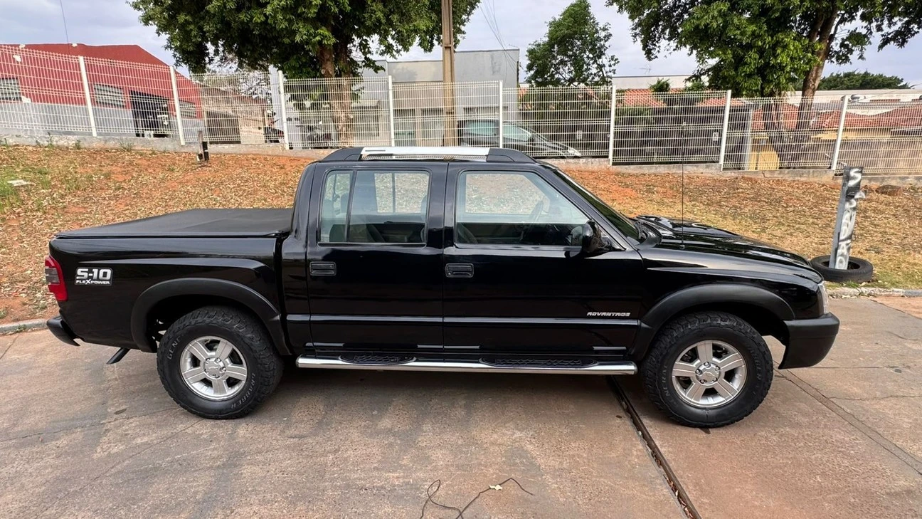 CHEVROLET S10
