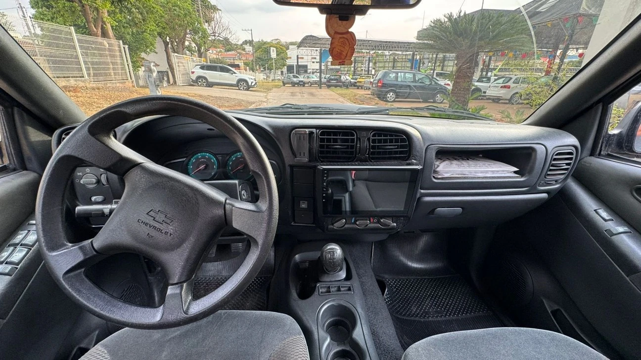 CHEVROLET S10