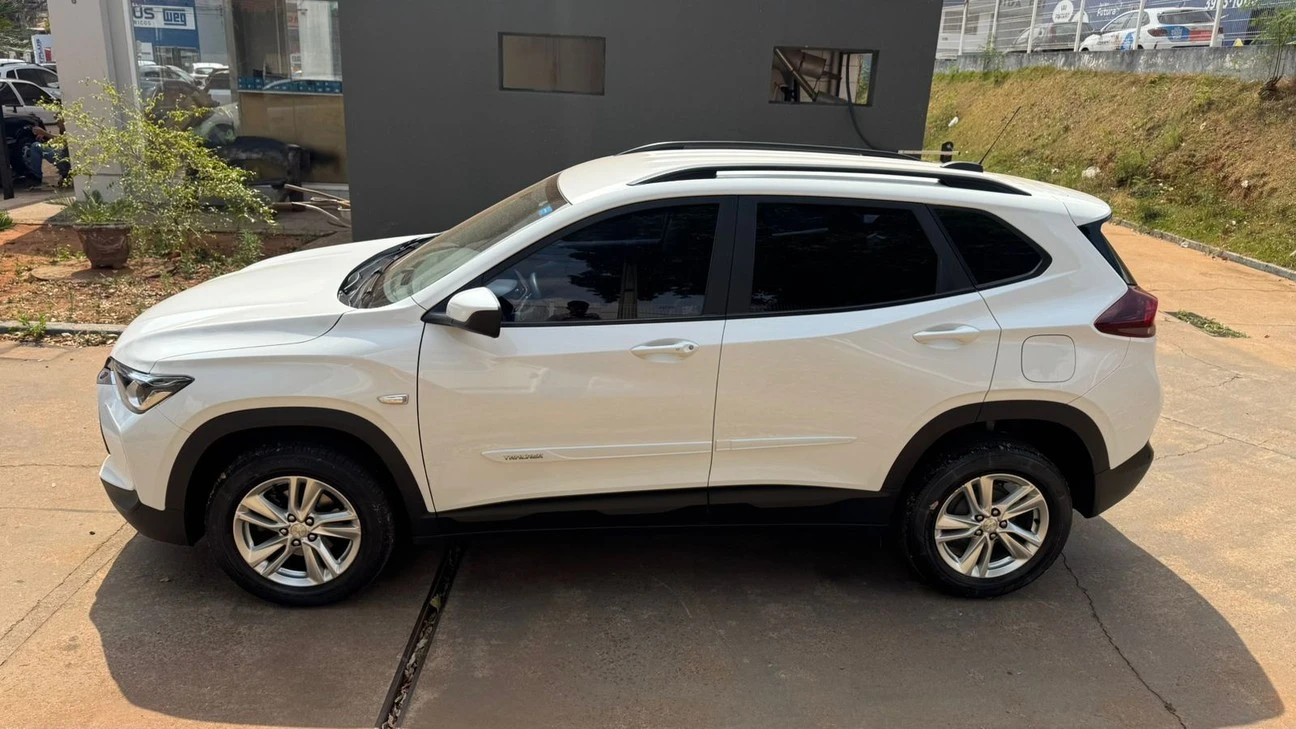 CHEVROLET TRACKER