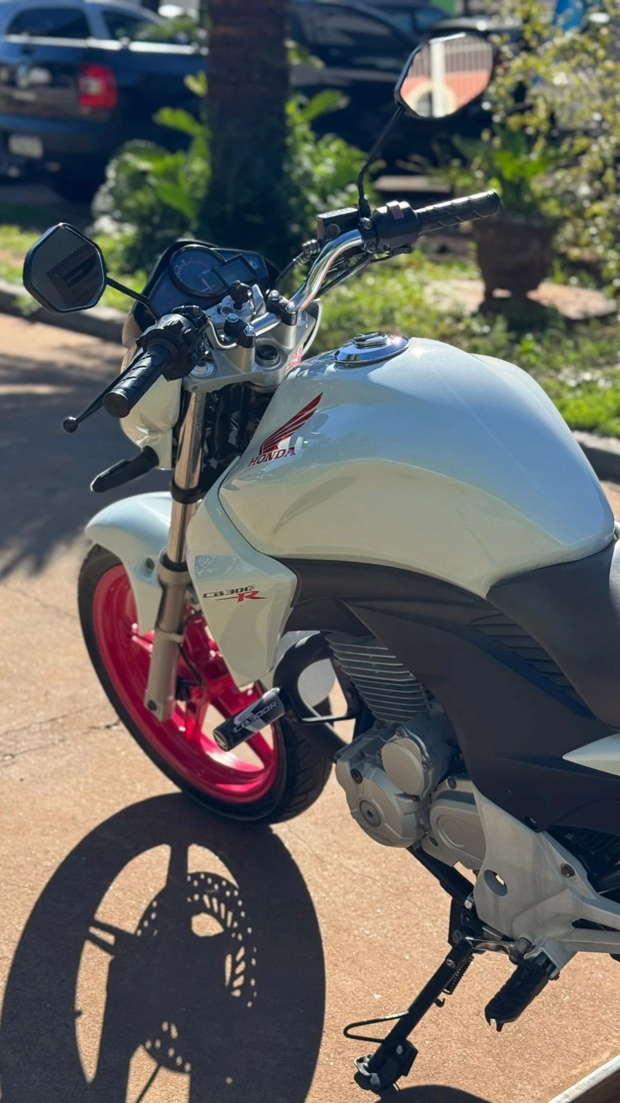 HONDA CB 300R