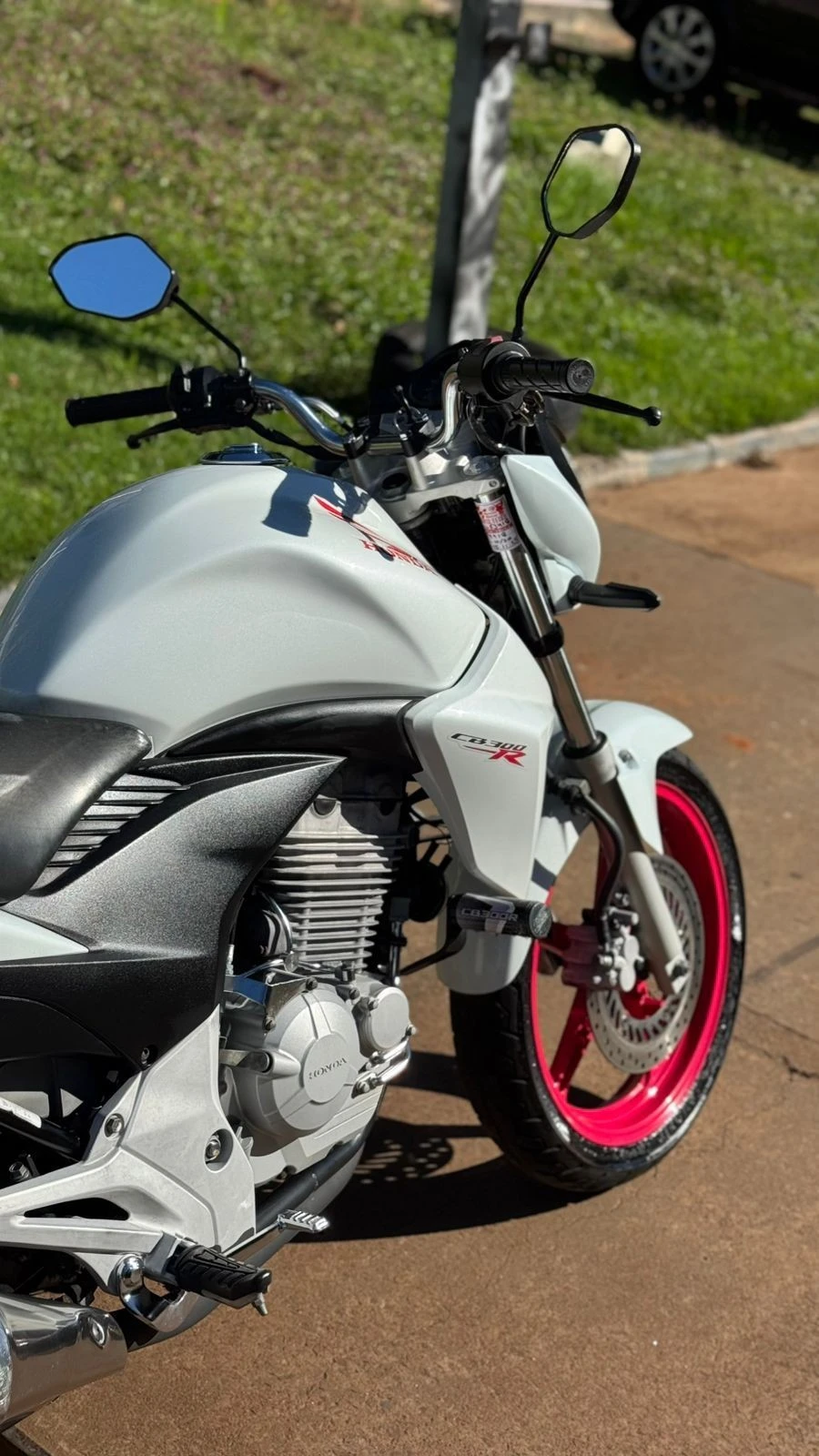 HONDA CB 300R