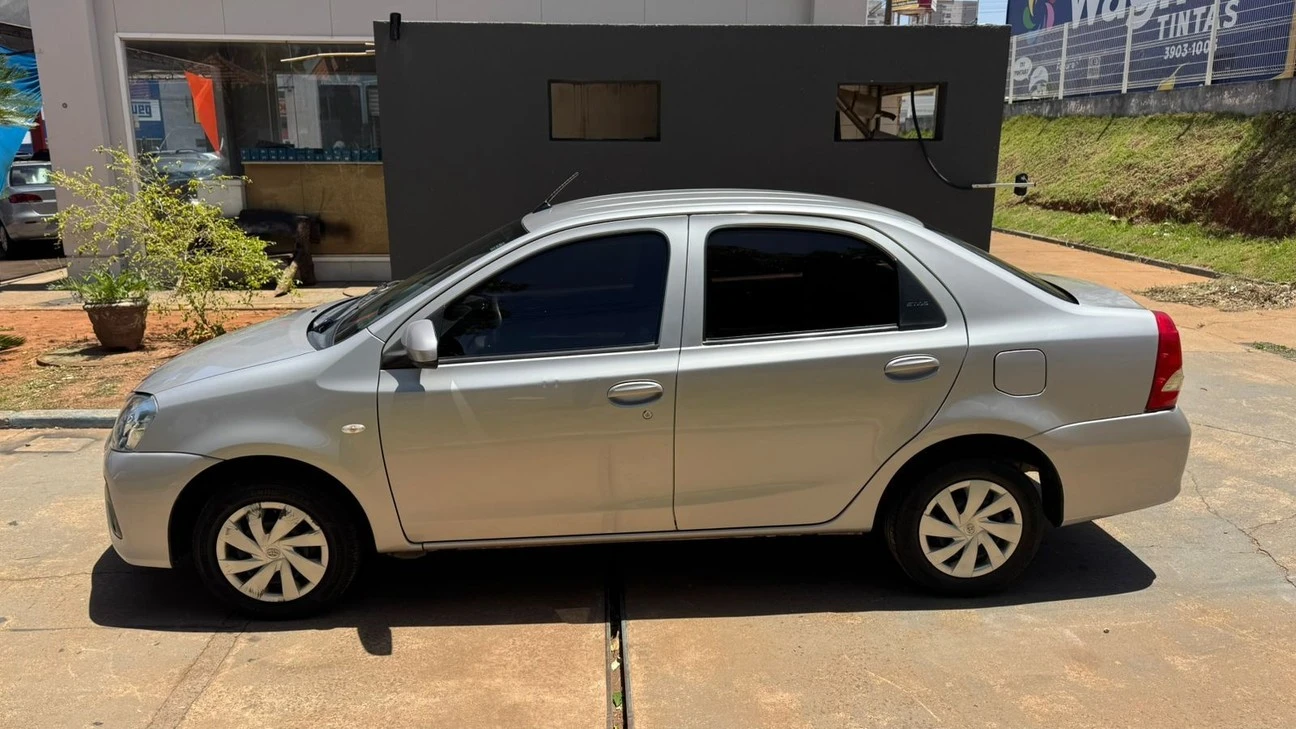 TOYOTA ETIOS