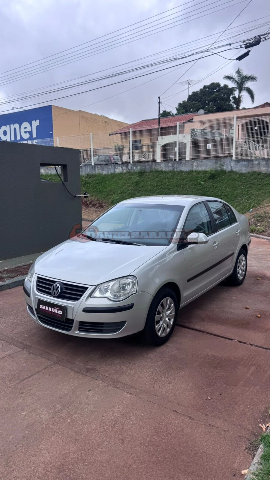 VOLKSWAGEN POLO SEDAN