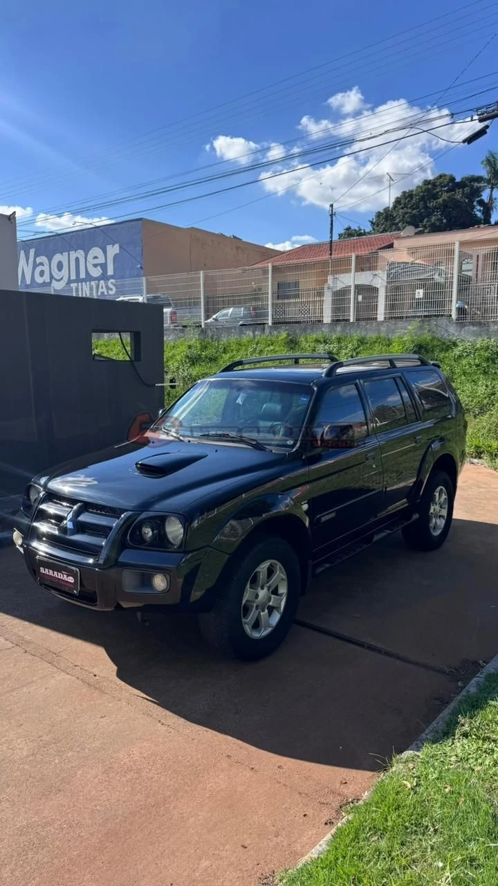 MITSUBISHI PAJERO