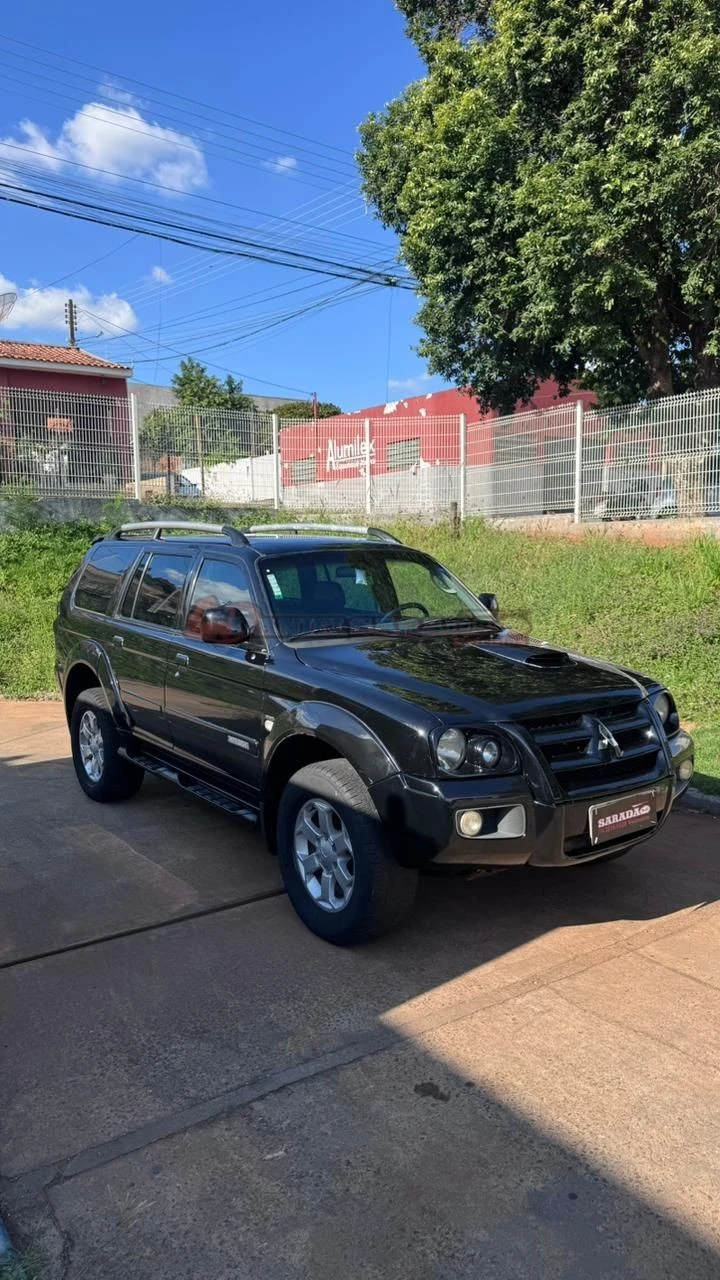 MITSUBISHI PAJERO