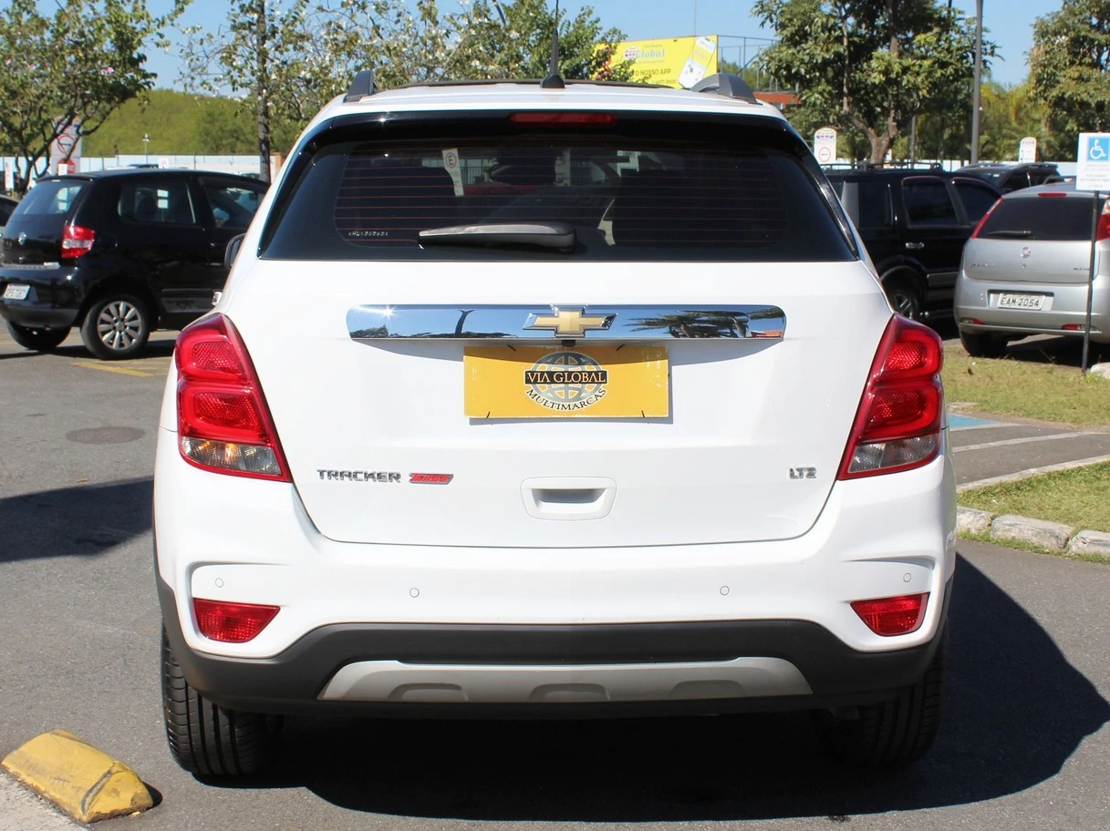 CHEVROLET TRACKER