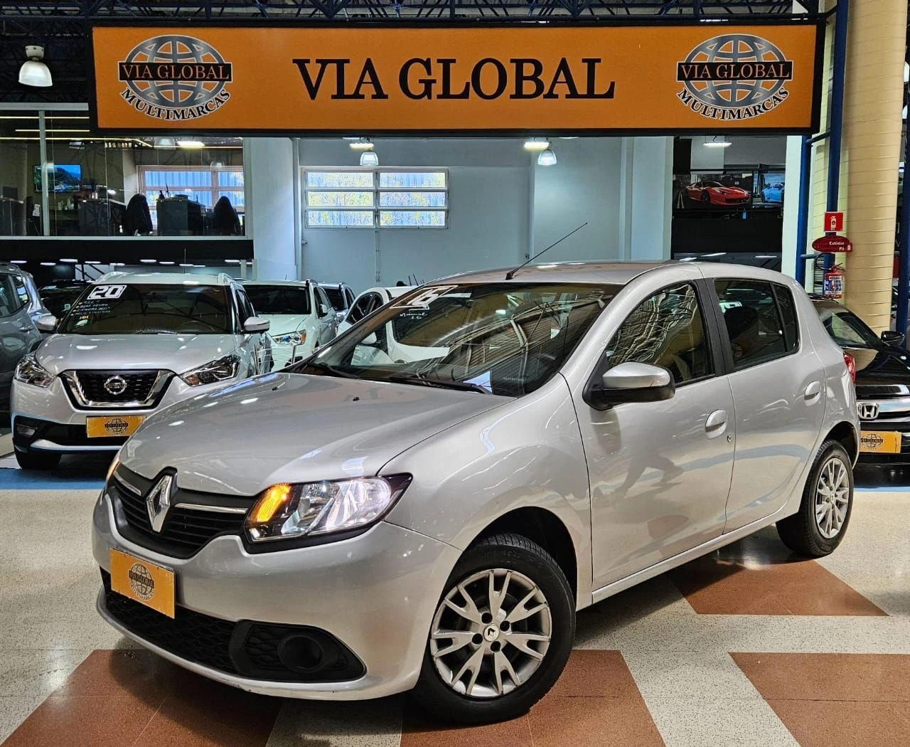 RENAULT SANDERO