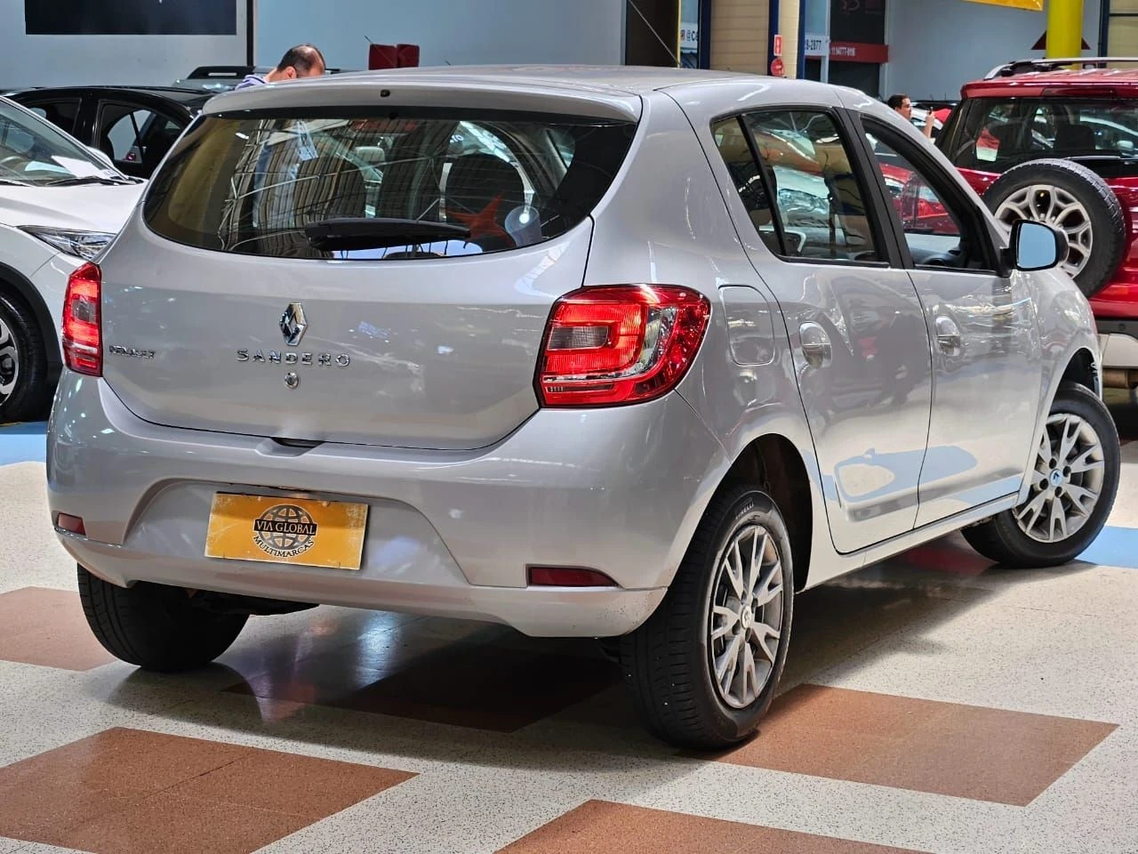 RENAULT SANDERO