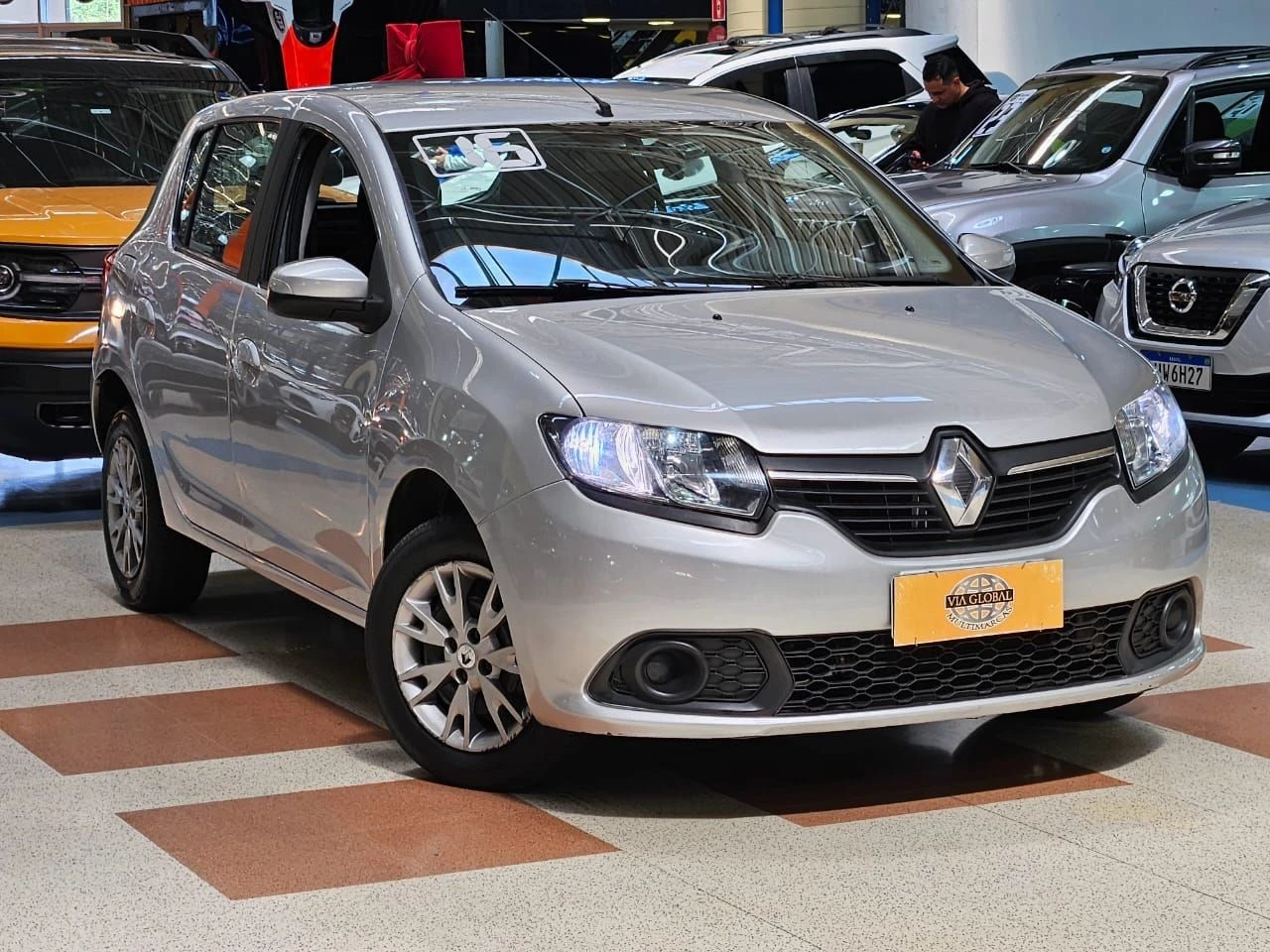 RENAULT SANDERO