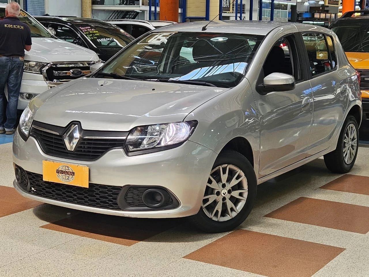 RENAULT SANDERO