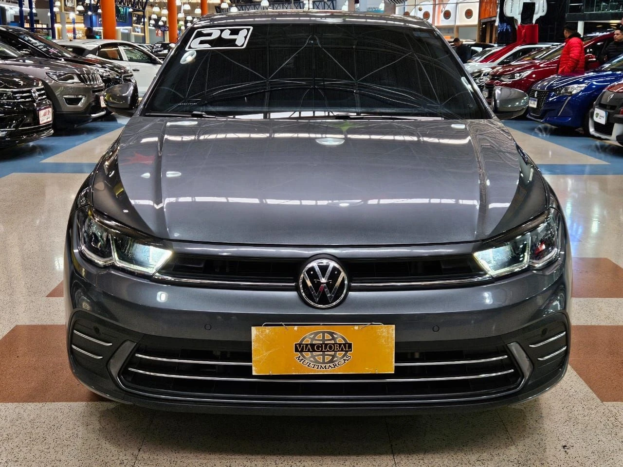 VOLKSWAGEN POLO