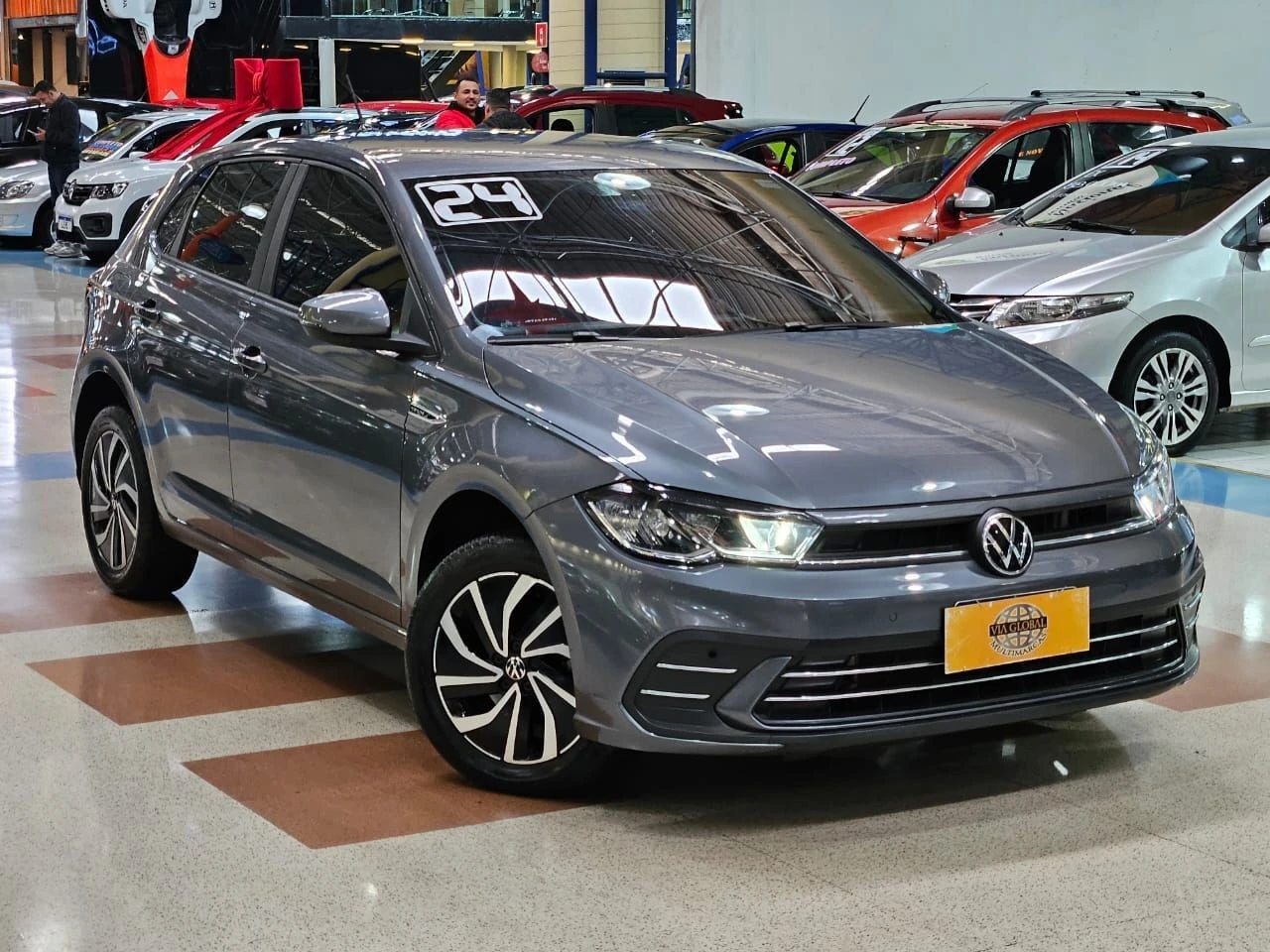 VOLKSWAGEN POLO