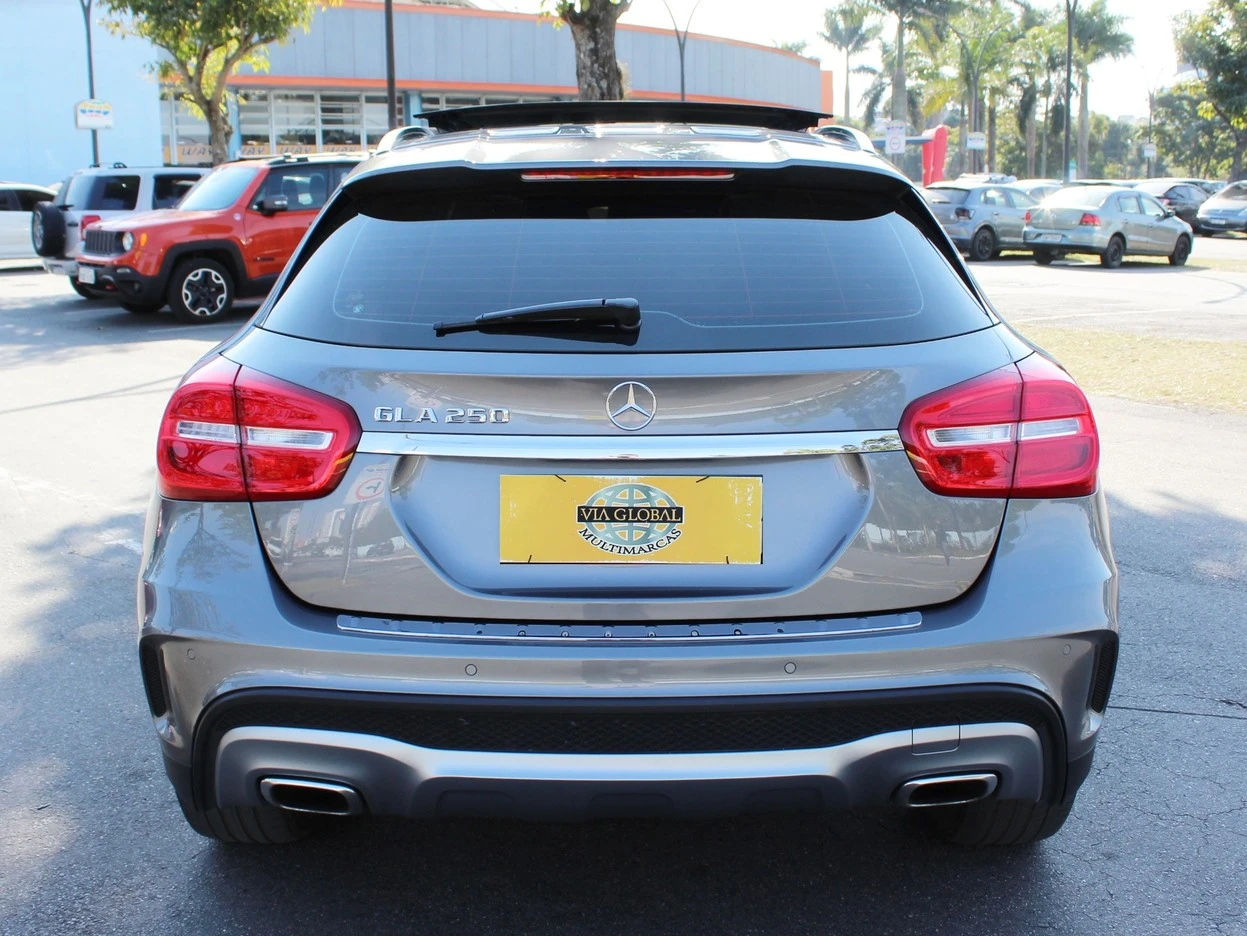 MERCEDES-BENZ GLA 250
