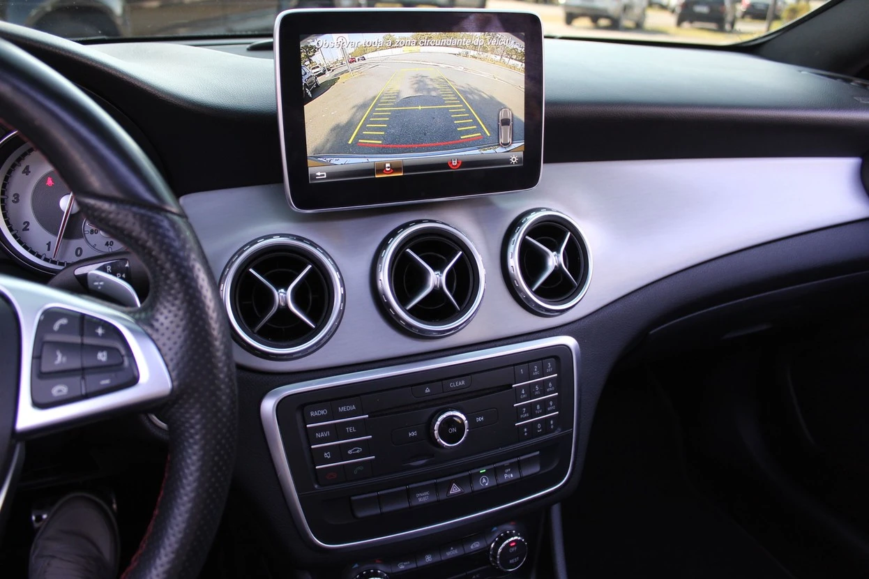 MERCEDES-BENZ GLA 250