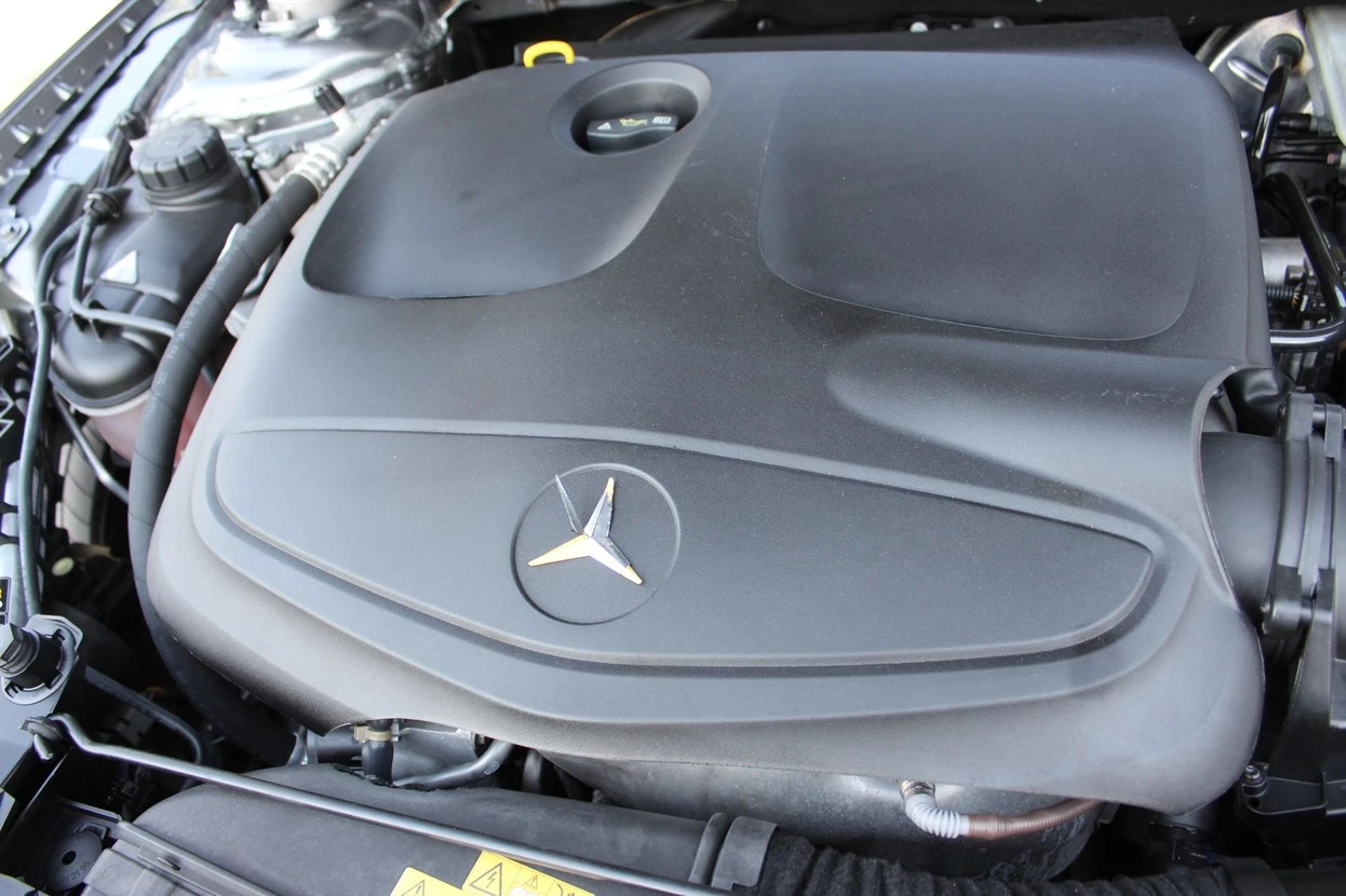 MERCEDES-BENZ GLA 250