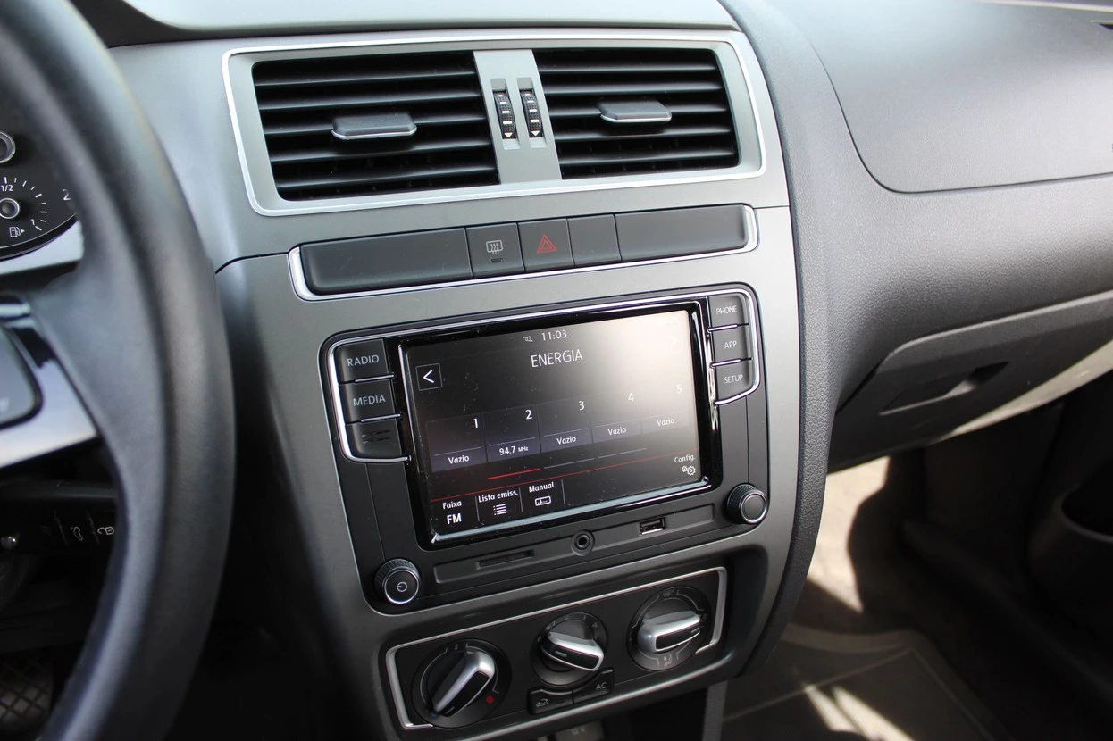 VOLKSWAGEN FOX