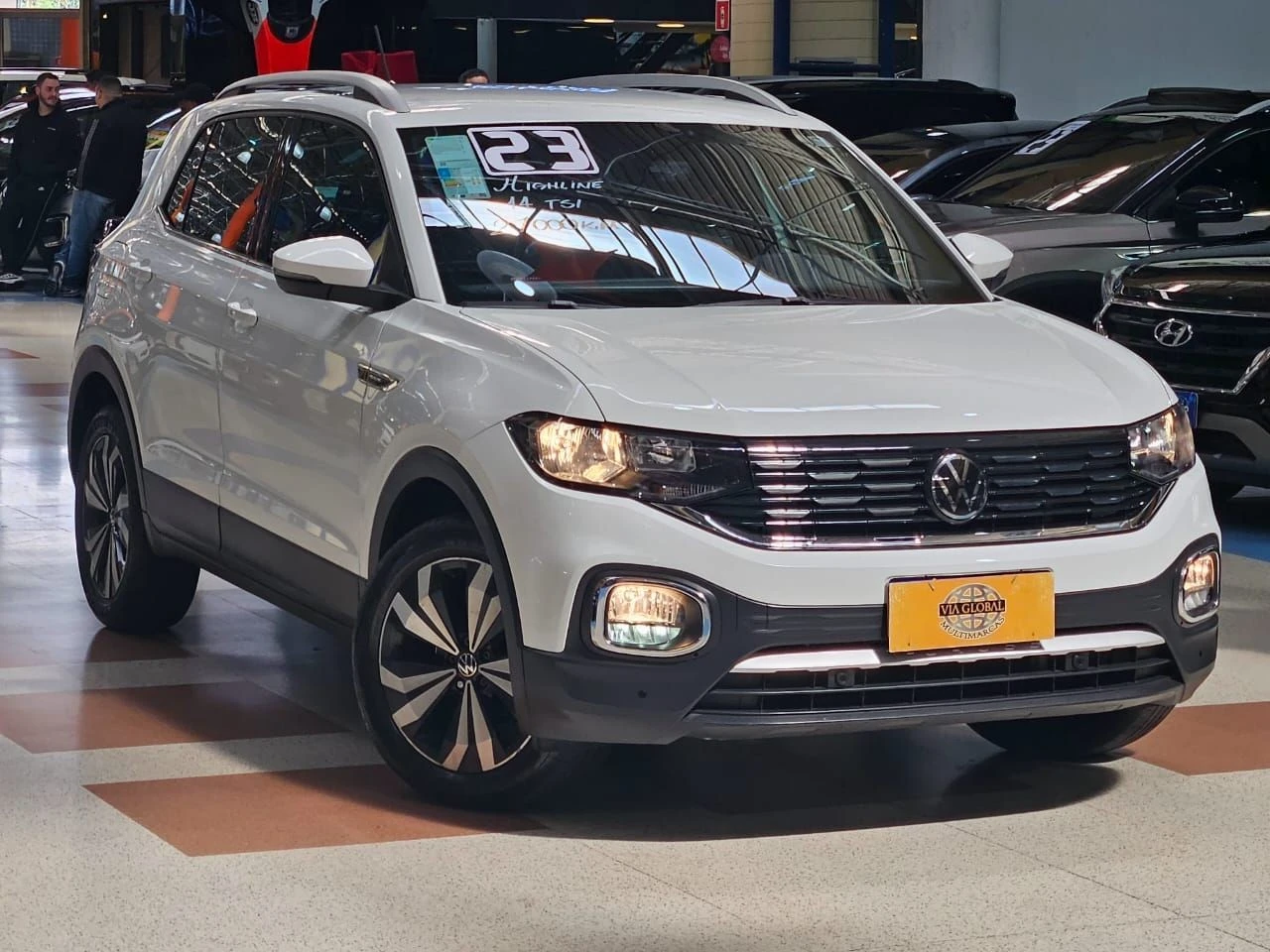 VOLKSWAGEN T-CROSS