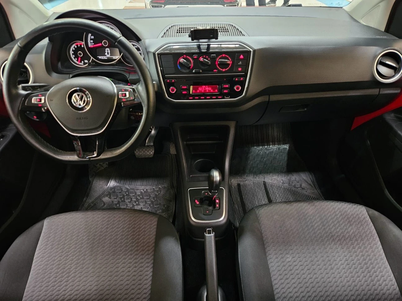 VOLKSWAGEN UP