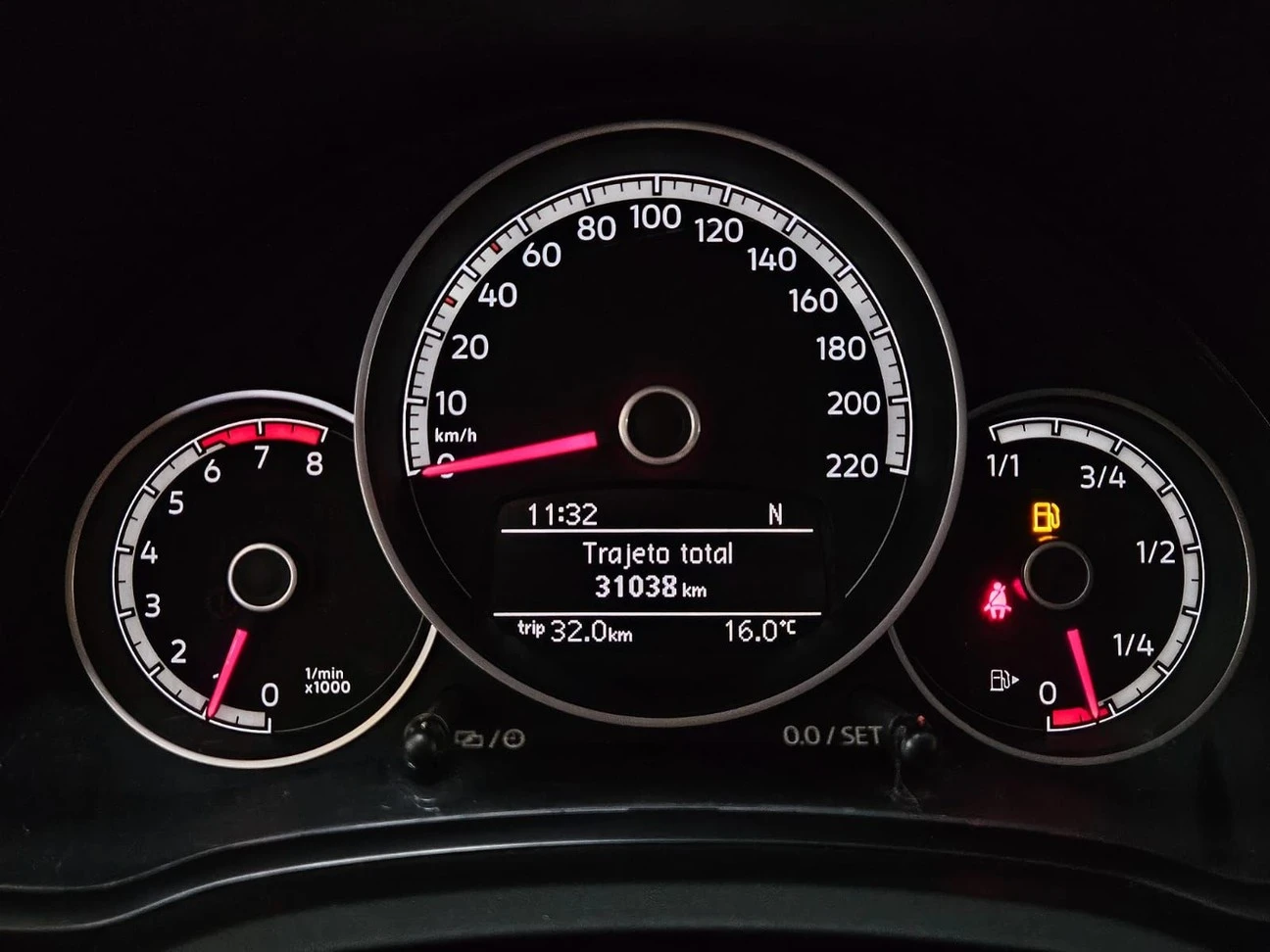 VOLKSWAGEN UP