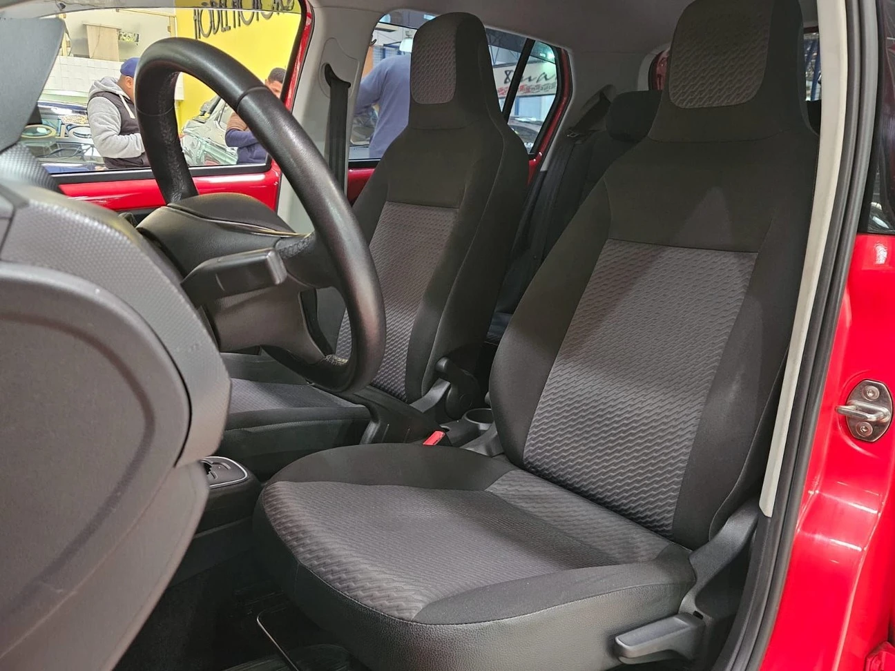 VOLKSWAGEN UP