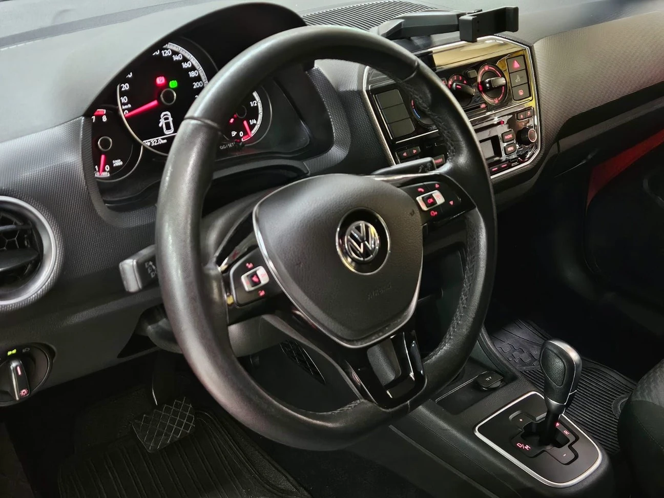 VOLKSWAGEN UP