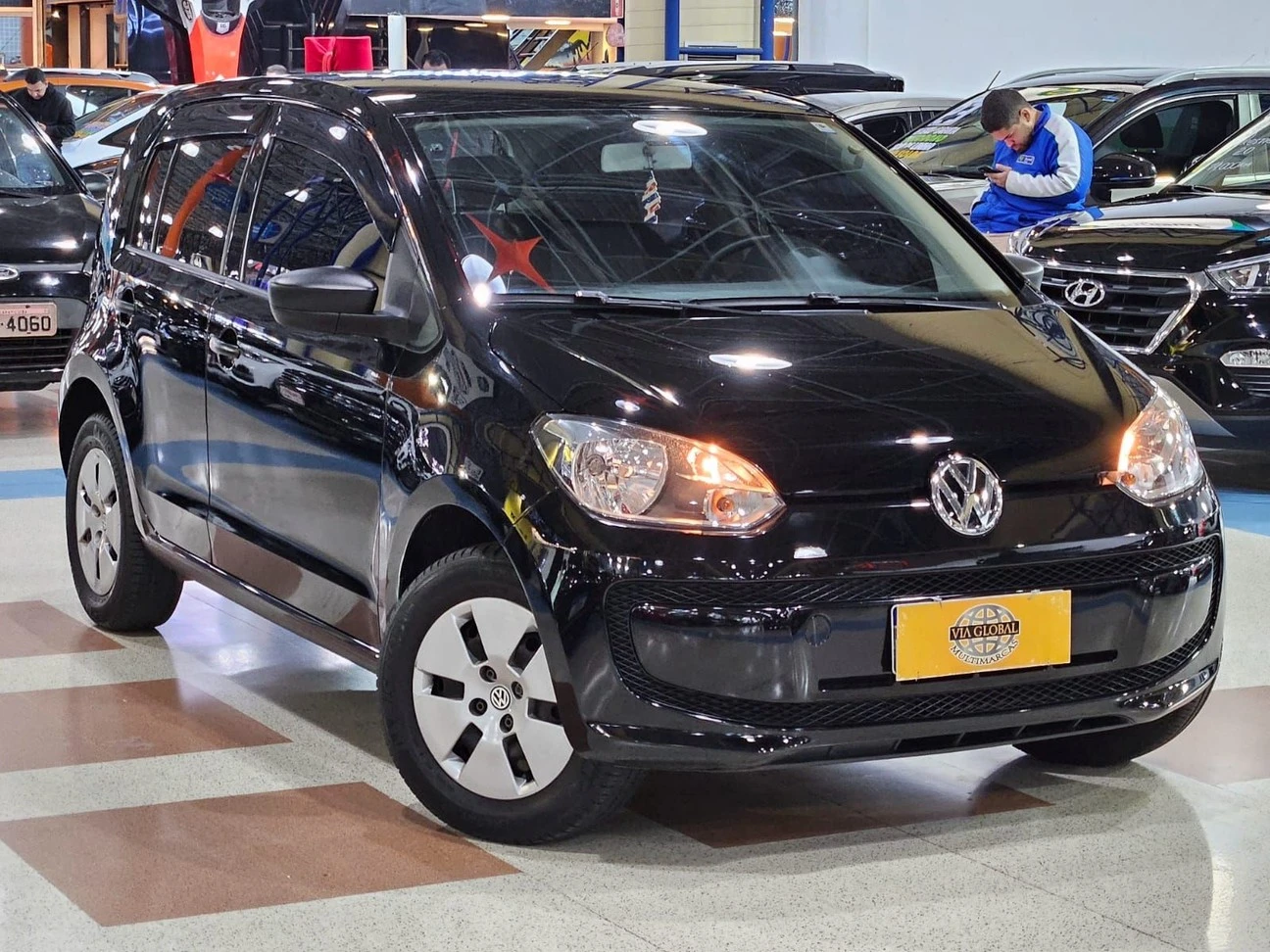 VOLKSWAGEN UP