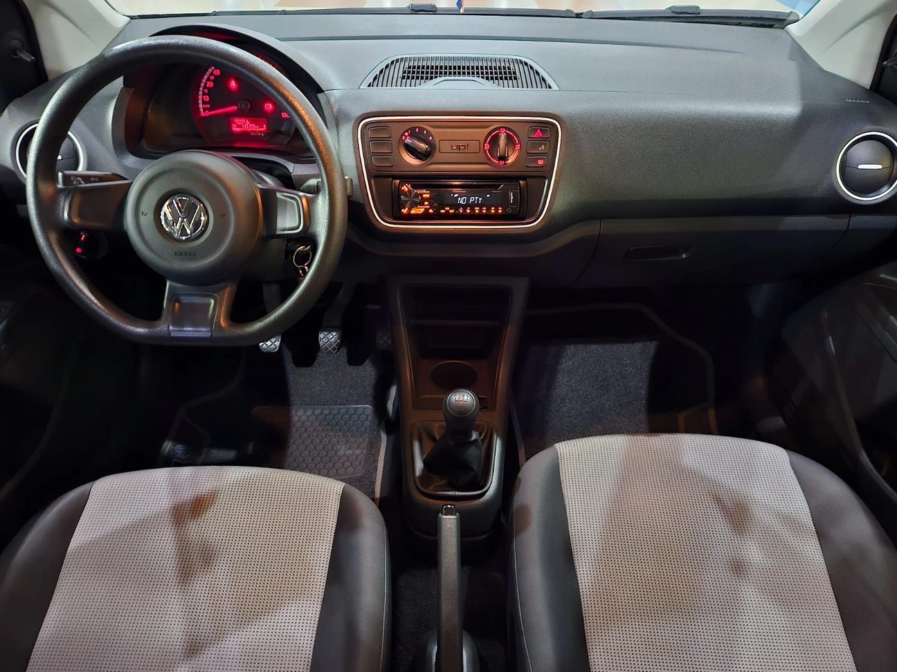 VOLKSWAGEN UP