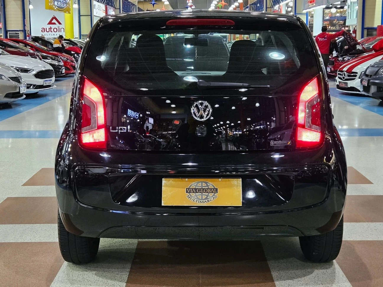 VOLKSWAGEN UP