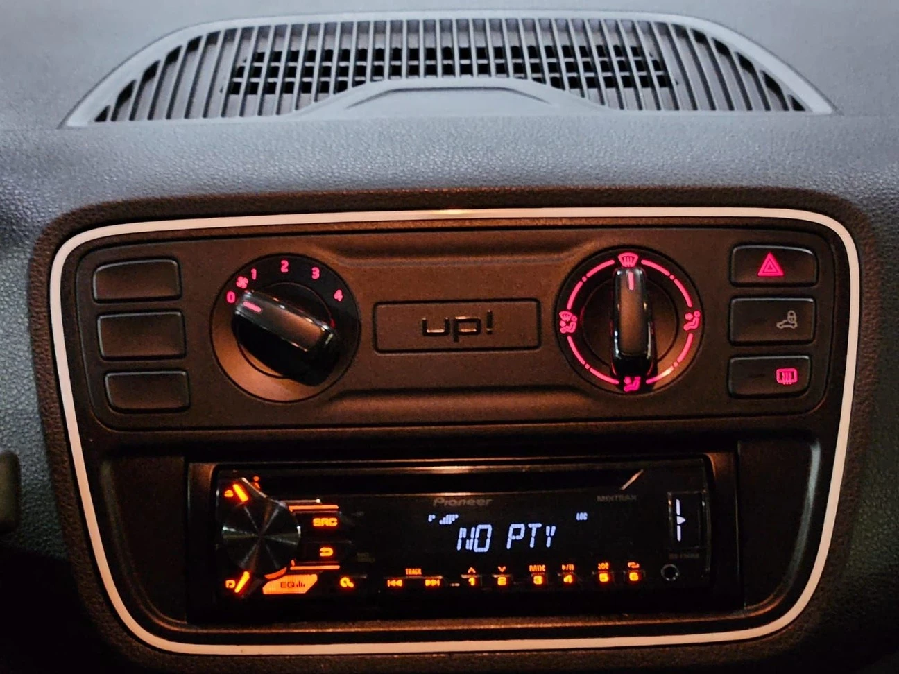 VOLKSWAGEN UP