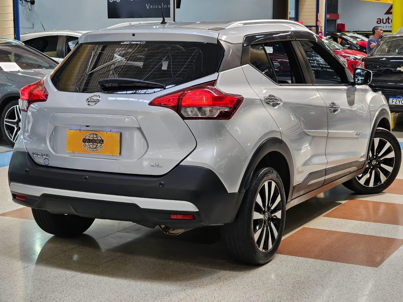 NISSAN KICKS