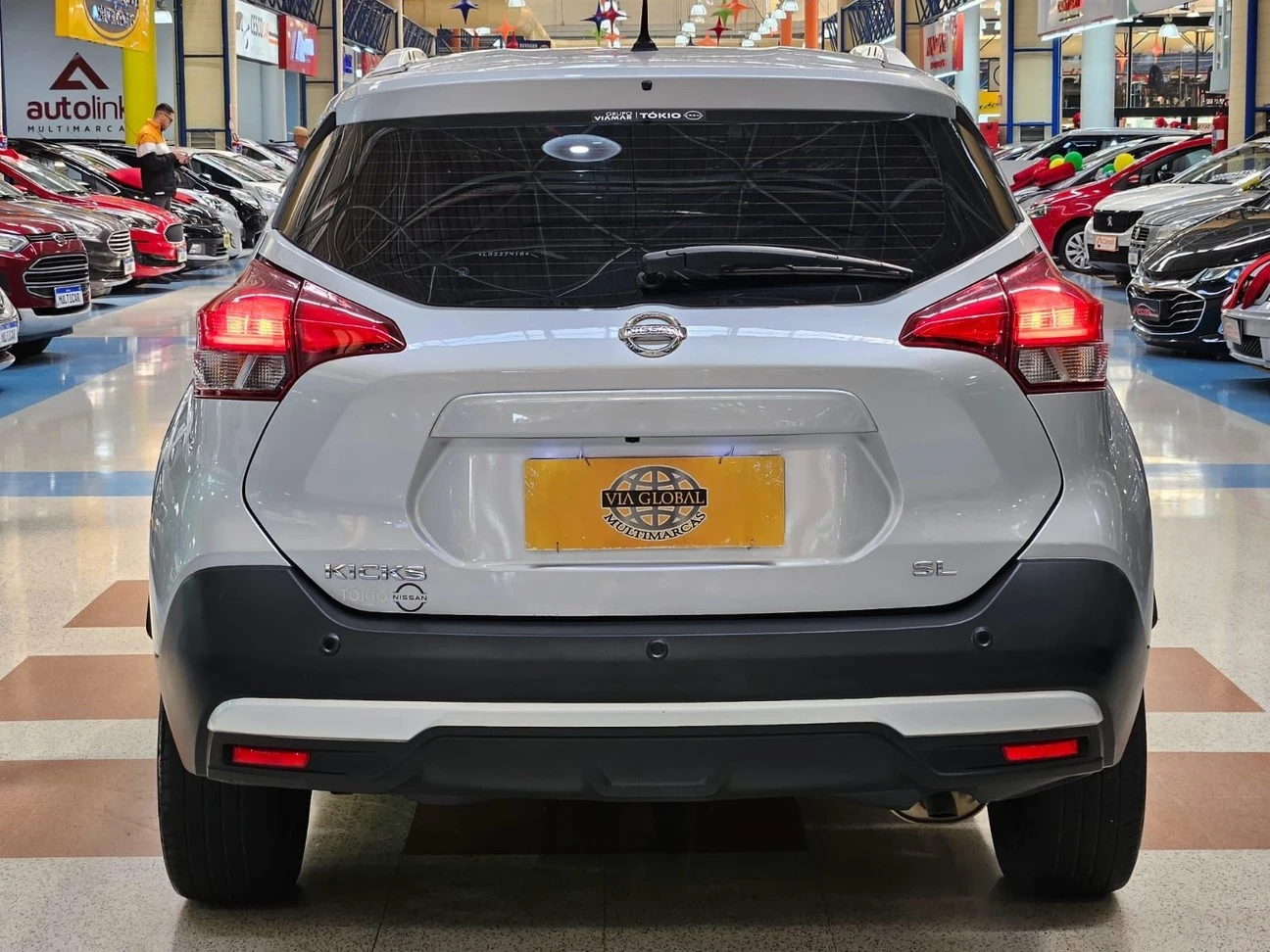 NISSAN KICKS